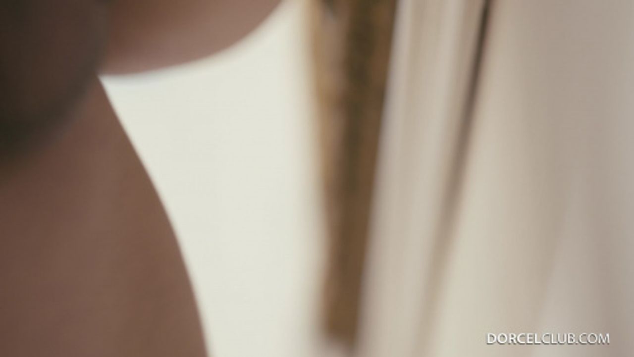DorcelClub 25 09 24 Clara Mia XXX 2160p MP4-NBQ [XC]