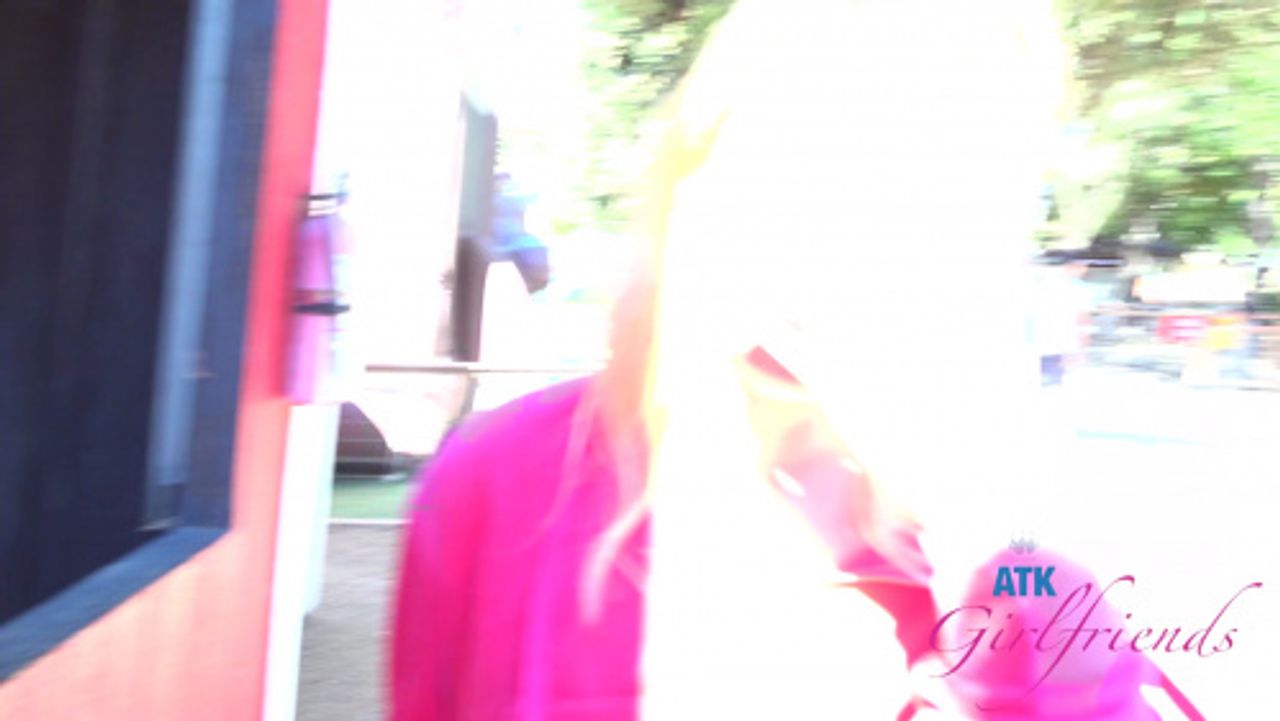 ATKGirlfriends 25 12 13 Dez Hansen Farm Date 1 XXX 2160p MP4-WRB [XC]