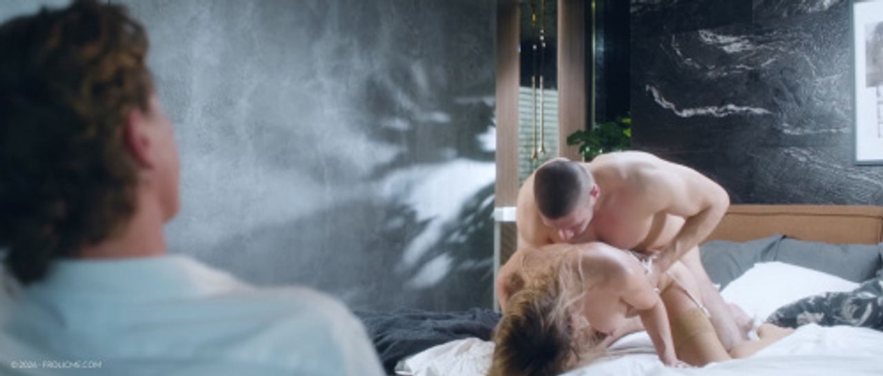 FrolicMe 26 01 05 Venera Maxima Stag And Vixen XXX 2160p MP4-WRB [XC]