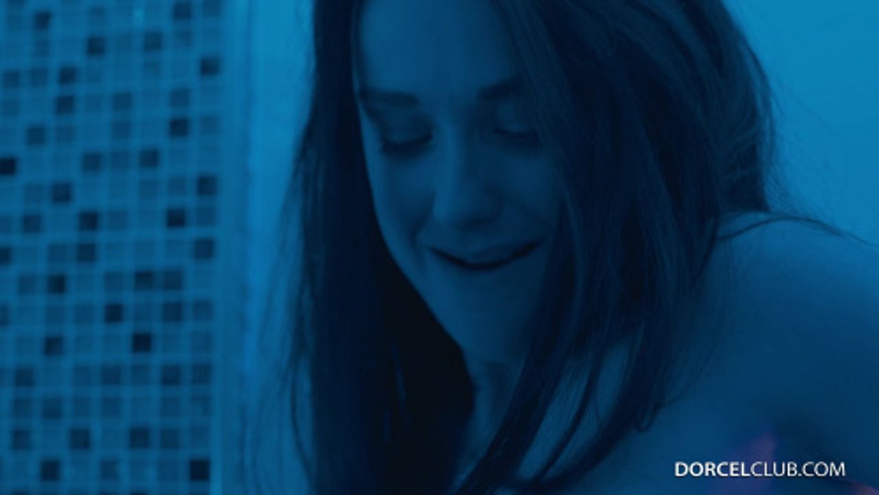 DorcelClub 25 10 20 Clara Mia And Alice Drake XXX 2160p MP4-NBQ [XC]