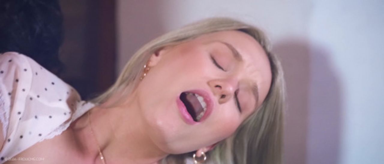 FrolicMe 26 05 20 Barbie Brill Cherish XXX 2160p MP4-WRB [XC]